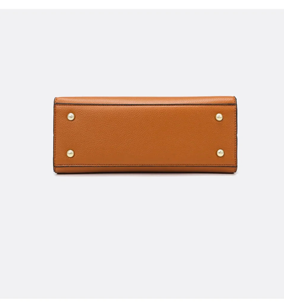 Le Classique Leather Handbag