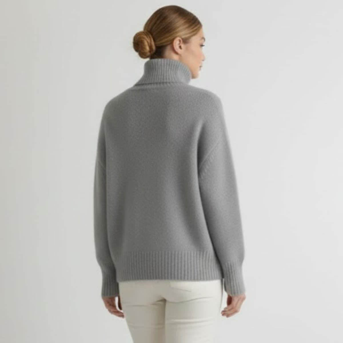Women's Oversized Cashmere Blend Turtleneck | Wilhelmina_13
