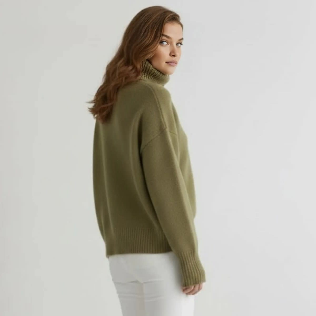 Women's Oversized Cashmere Blend Turtleneck | Wilhelmina_8