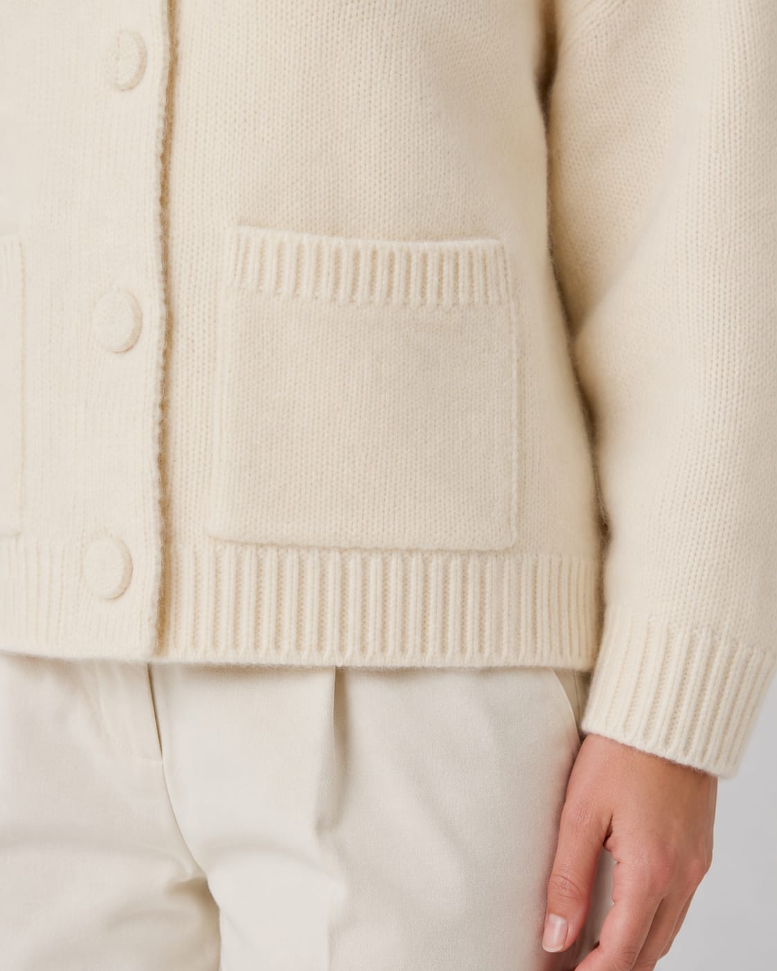 Women's Cropped Patch Pocket Cardigan | Delaney_5