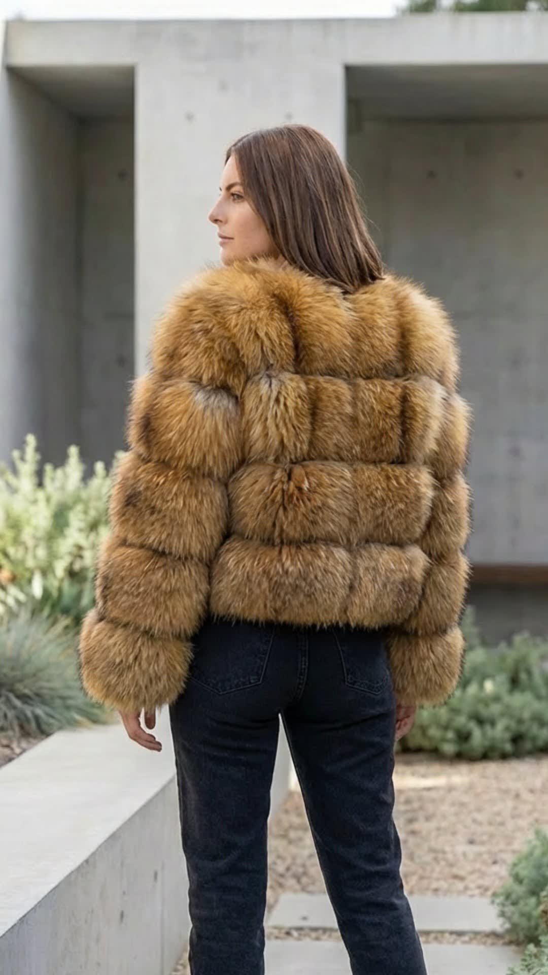 Women's Cropped Faux Fur Jacket | Edith_3
